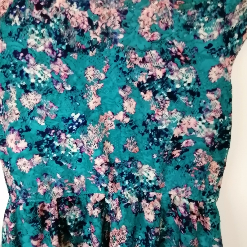 Dress - Picture 4 of 6